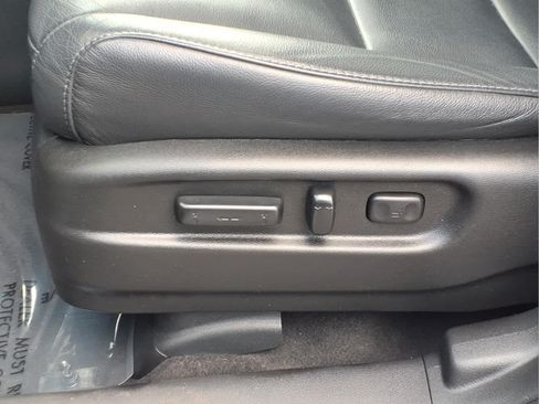 Used 2022 Honda Pilot Touring image 16
