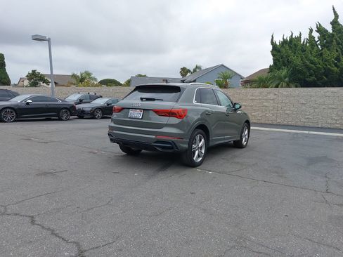 Used 2021 Audi Q3 2.0T Premium w/ Convenience Package AWD/4WD image 3