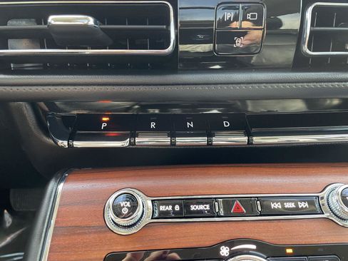 Used 2023 Lincoln Aviator Reserve w/ Equipment Group 201A AWD/4WD image 35