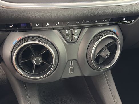 Used 2020 Chevrolet Blazer LT AWD/4WD image 22