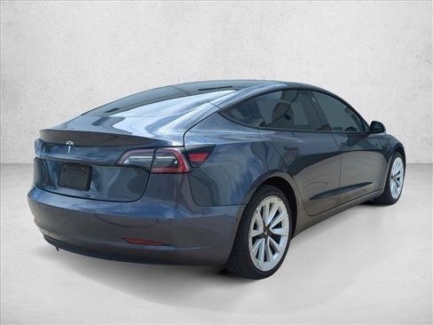 Used 2022 Tesla Model 3 Standard Range RWD image 5