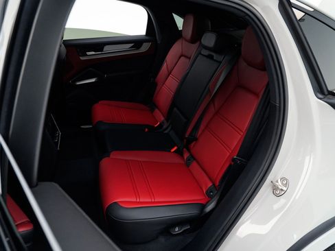 New 2026 Porsche Cayenne Coupe image 32