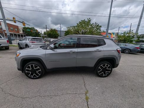 Used 2018 Jeep Compass Limited w/ Navigation Group AWD/4WD image 9