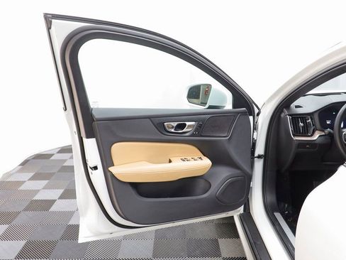 Used 2024 Volvo V60 B5 Cross Country Ultimate image 5