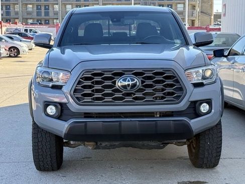 Used 2020 Toyota Tacoma TRD Off-Road AWD/4WD image 6