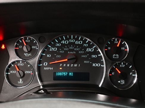 Used 2019 Chevrolet Express 3500 w/ Driver Convenience Package image 20