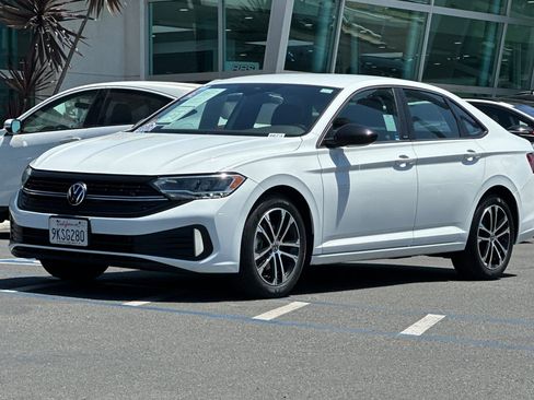 Used 2023 Volkswagen Jetta Sport FWD image 8