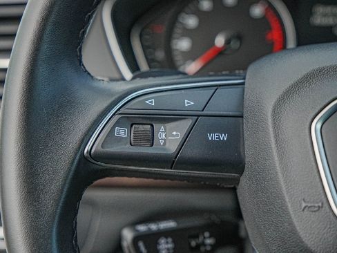 Used 2023 Audi Q5 2.0T Premium w/ Convenience Package image 11