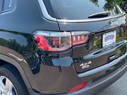 Used 2022 Jeep Compass Latitude AWD/4WD image 8