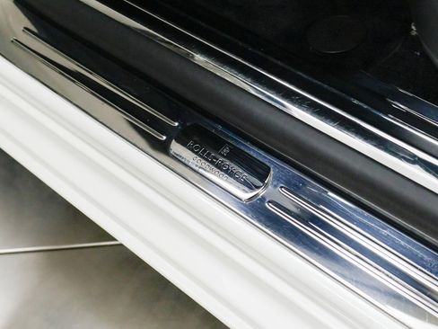 Used 2016 Rolls-Royce Ghost image 39