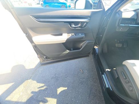 Used 2025 Honda CR-V EX-L image 10