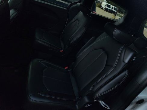 New 2026 Chrysler Pacifica Select w/ S Appearance Package image 7