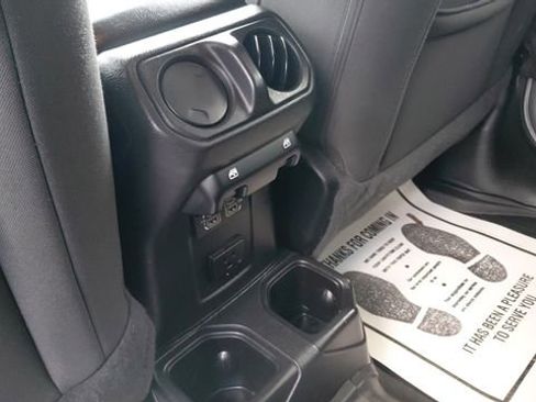 Used 2020 Jeep Wrangler Unlimited Sahara AWD/4WD image 25