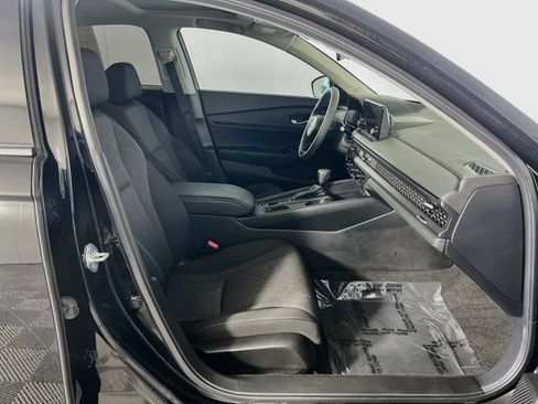 Used 2023 Honda Accord EX image 30