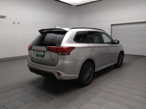 Used 2021 Mitsubishi Outlander LE image 9