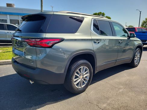 Used 2023 Chevrolet Traverse LT FWD image 4
