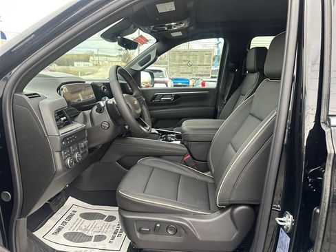 New 2026 Chevrolet Suburban Premier AWD/4WD image 19