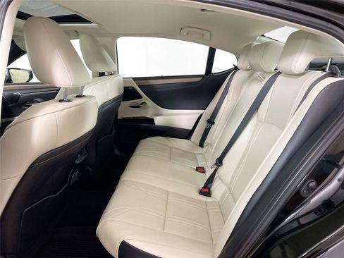 Used 2024 Lexus ES 300h Ultra Luxury w/ Accessory Package (Z1) FWD image 11