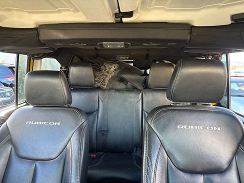 Used 2015 Jeep Wrangler Unlimited Rubicon w/ Connectivity Group image 13