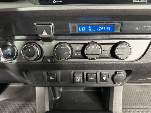 Used 2023 Toyota Tacoma TRD Off-Road image 9