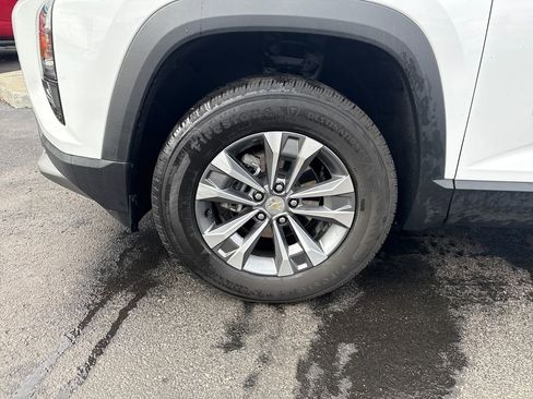 Used 2025 Chevrolet Equinox LT image 29