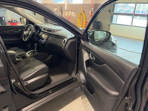Used 2016 Nissan Rogue SL w/ SL Premium Package AWD/4WD image 14
