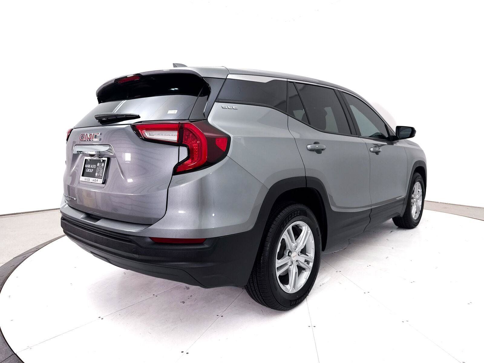 Used 2023 GMC Terrain SLE FWD image 16