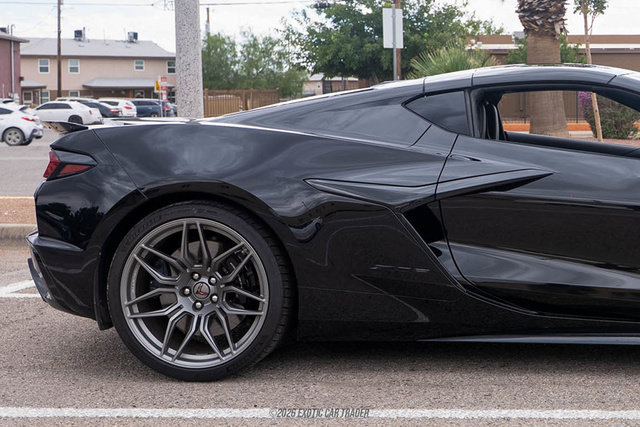 Used 2024 Chevrolet Corvette Z06 RWD image 9