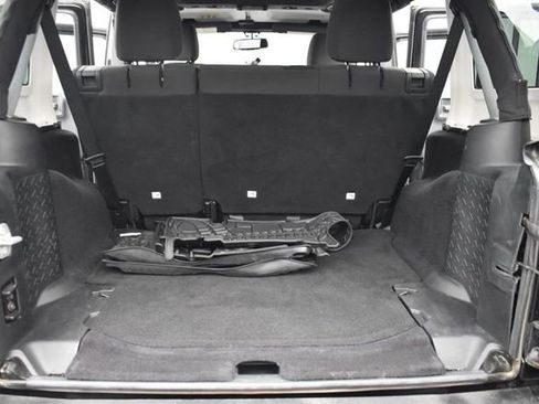 Used 2018 Jeep Wrangler Unlimited Sport S image 7