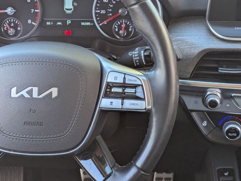 Certified 2022 Kia Telluride SX w/ SX Prestige Package image 18