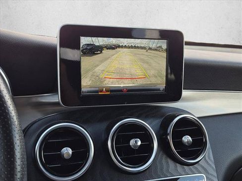 Used 2019 Mercedes-Benz GLC 300 image 10