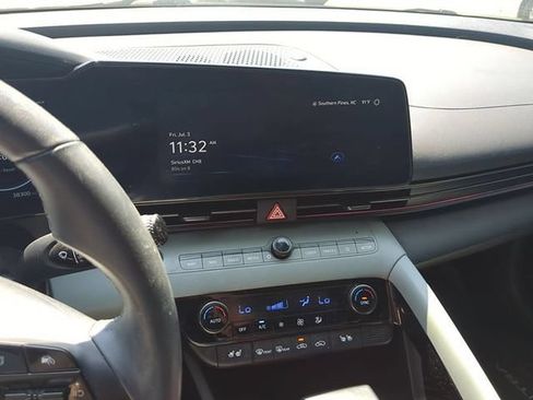 Used 2024 Hyundai Elantra Limited FWD image 25