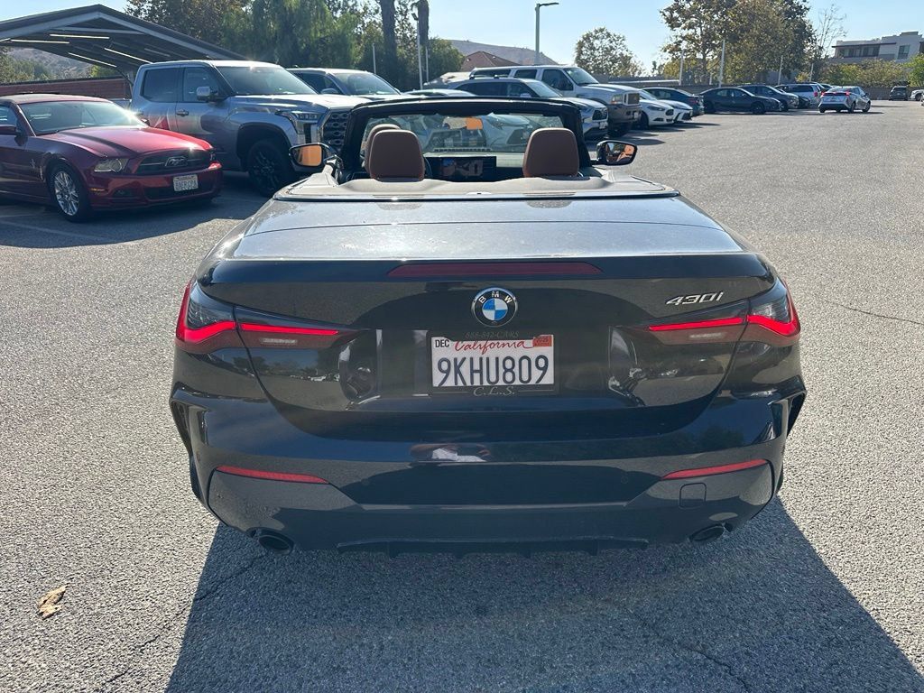 Used 2024 BMW 430i Convertible w/ M Sport Package RWD image 3