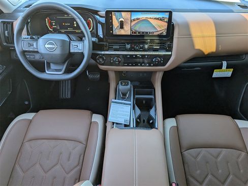 New 2026 Nissan Pathfinder Platinum image 8