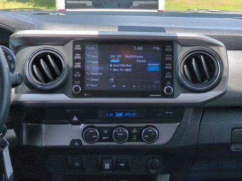 Used 2022 Toyota Tacoma SR5 RWD image 17