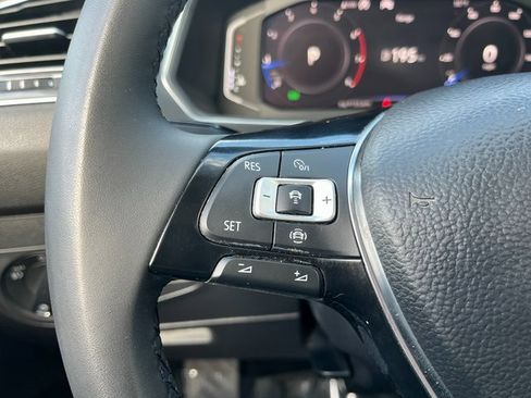 Certified 2020 Volkswagen Tiguan SEL image 23