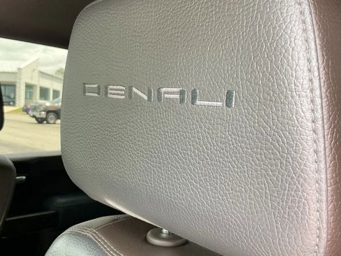 Used 2020 GMC Sierra 1500 Denali w/ Denali Ultimate Package AWD/4WD image 35