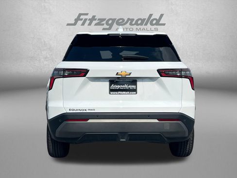 Used 2026 Chevrolet Equinox LT AWD/4WD image 7