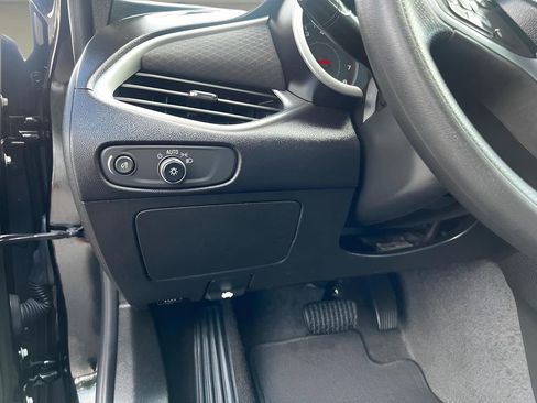 Used 2022 Chevrolet Malibu LT image 17