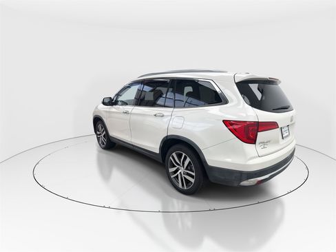 Used 2016 Honda Pilot Touring image 6