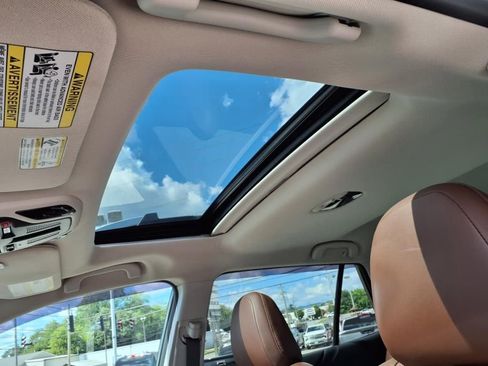 Used 2022 Subaru Outback Touring XT image 12