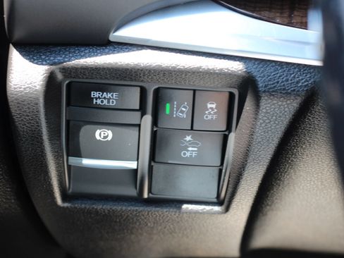 Used 2017 Acura MDX SH-AWD w/ Tech & Entertainment image 19