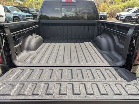 New 2026 RAM 1500 Express AWD/4WD image 25
