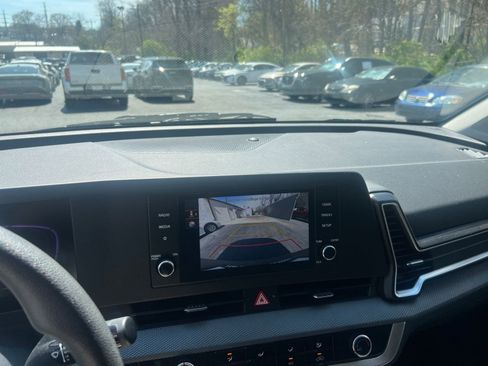 Used 2025 Kia Sportage LX image 20