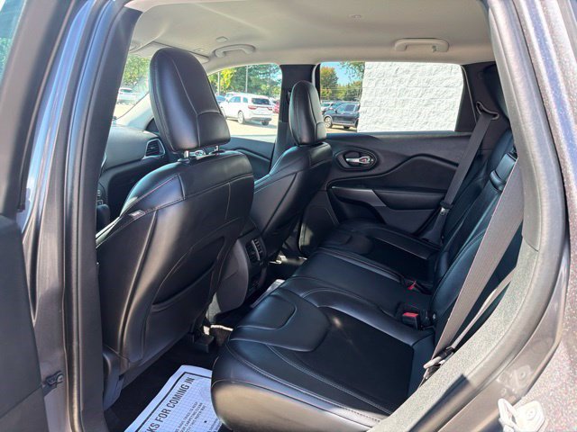 Used 2019 Jeep Cherokee Latitude Plus FWD image 15
