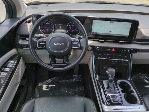 Certified 2024 Kia Carnival EX FWD image 16