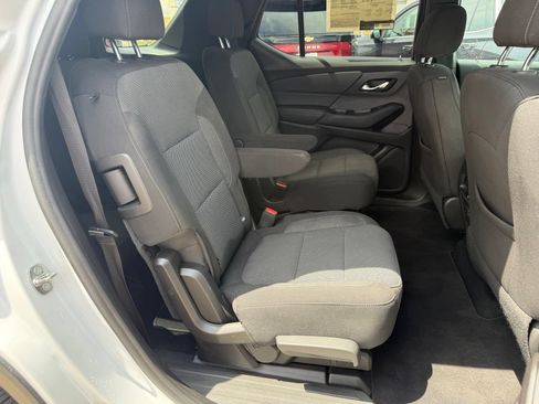 Certified 2023 Chevrolet Traverse LT FWD image 36