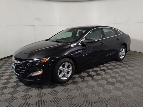 Used 2024 Chevrolet Malibu LS FWD image 2