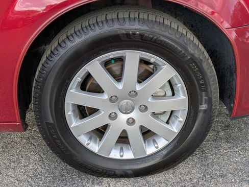 Used 2014 Chrysler Town & Country Touring image 8