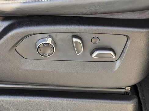 Used 2022 Cadillac Escalade Sport Platinum w/ LPO, ONYX Package image 26